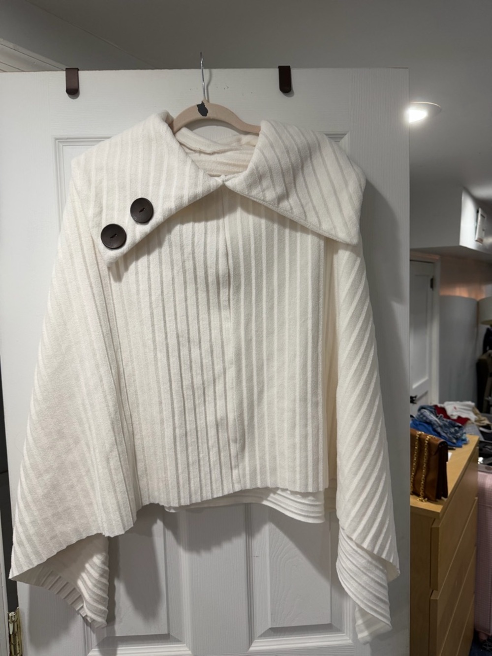 Cream Ribbed Button-Shoulder Women's Sweater Cape